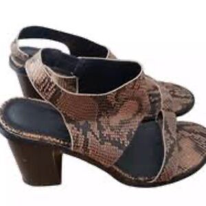 NWT French Connection Lori Snakeskin Block Heel Sandals US 9